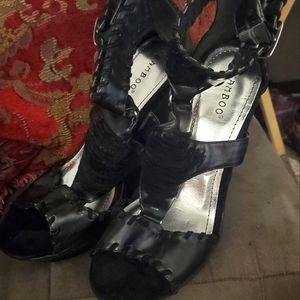 Bamboo Black wedge with zip up back.